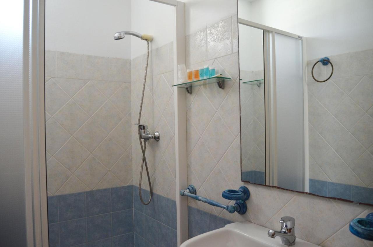 Hostal Dona Antonia Hotel Punta Umbria Ngoại thất bức ảnh