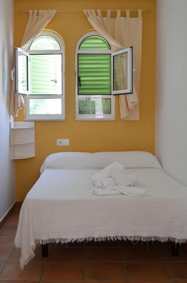 Hostal Dona Antonia Hotel Punta Umbria Ngoại thất bức ảnh