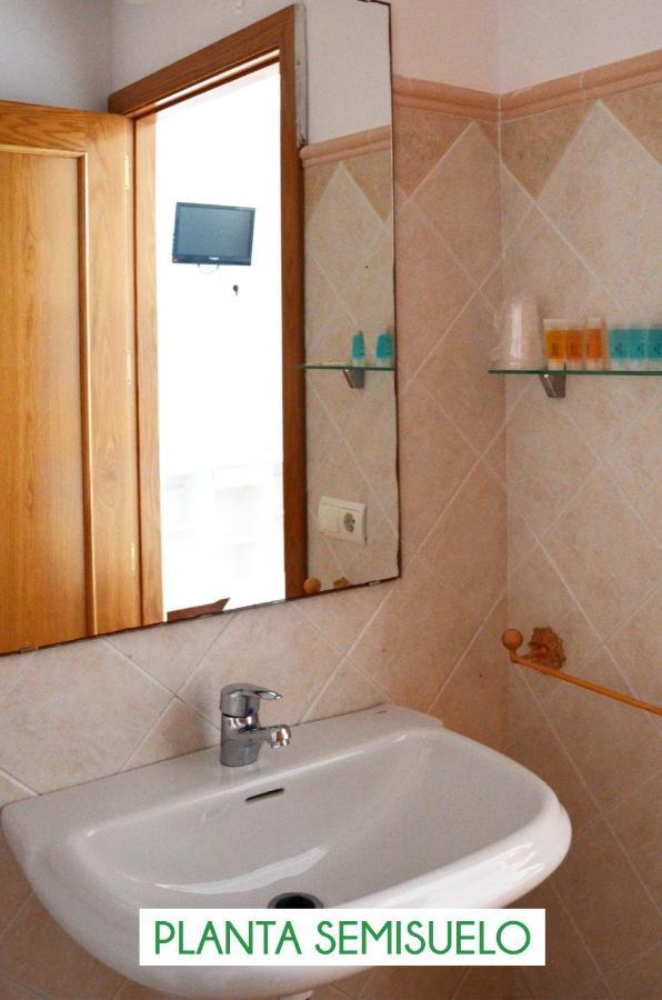 Hostal Dona Antonia Hotel Punta Umbria Ngoại thất bức ảnh