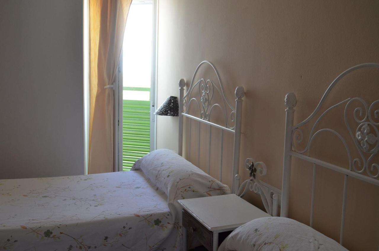 Hostal Dona Antonia Hotel Punta Umbria Ngoại thất bức ảnh